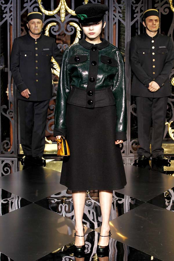 Louis Vuitton Fall 2011 | Paris Fashion Week | Page 5 | Fashion Gone Rogue